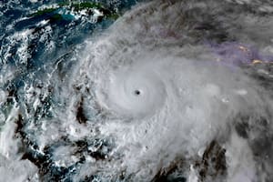 Las nuevas imágenes satelitales muestran el ojo del huracán Melissa y su trayectoria hacia Jamaica, Cuba y las Bahamas