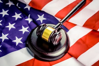 Las nuevas medidas del Uscis exigen que todos los extranjeros que cumplan con ciertos criterios se sometan a un proceso exhaustivo de reevaluación