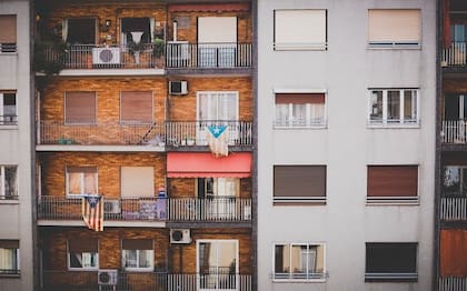 Las nuevas reglas del HUD afectarían a miles de familias