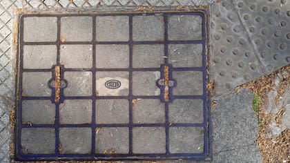 Las nuevas tapas de CADE combinaron metal y cemento