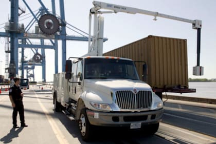 Las nuevas tarifas de Trump a las importaciones desde China provocaron la cancelación de embarques y el riesgo de miles de contenedores detenidos en puertos de Estados Unidos