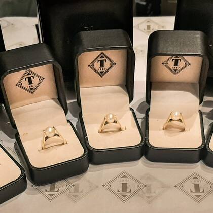 Las nueve mujeres hicieron una ceremonia en agradecimiento a su abuela