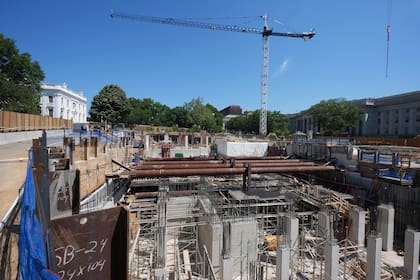 Las obras de construcción para el salón de baile de la Casa Blanca en Washington