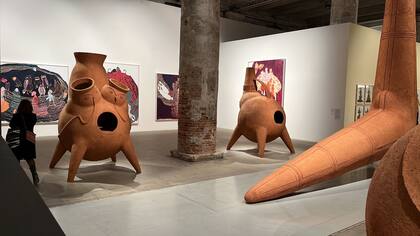Las obras de Gabriel Chaile causaron sensación en la Bienal de Venecia 2022
