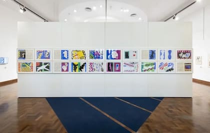 Las obras del libro de arte 'Jazz', de Henri Matisse, expuestos en la biblioteca Mário de Andrade, en São Paulo, antes de que ocho de ellas fueran robadas el domingo.