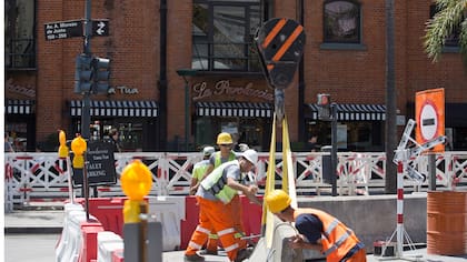 El corredor gastronómico de Puerto Madero cuenta con más de 50 restaurantes que atraen a turistas y locales en forma diaria