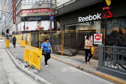 Las obras en la Avenida Corrientes, un calvario para los comerciantes