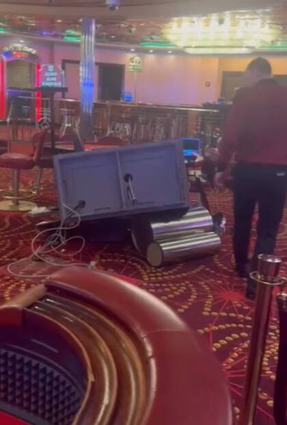 Las olas produjeron destrozos dentro del navío