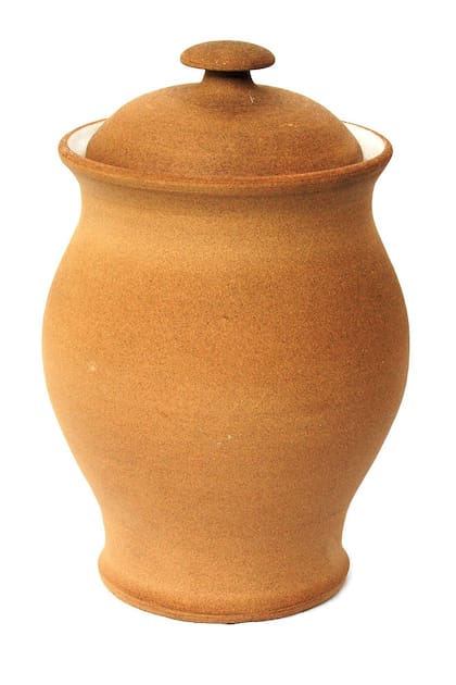 Las ollas de autorriego ahorran agua ya que garantizan que no se pierda por evaporación o drenaje excesivo