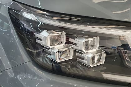 Las ópticas de la nueva Nissan Frontier ahora tienen proyectores