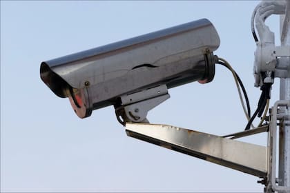 Las organizaciones instaron a Newsom a quitar las cámaras ocultas en las carreteras de California al argumentar que su uso viola una ley estatal