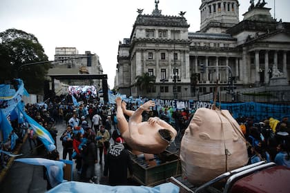 Las organizaciones provida, en la plaza del Congreso