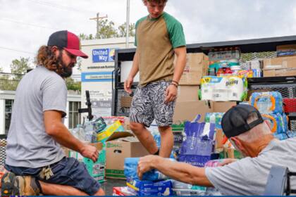 Las organizaciones se pusieron en campaña para donaciones (Foto: Center of Henderson County)