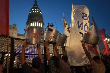 Las organizaciones sociales coparon el frente de la plaza