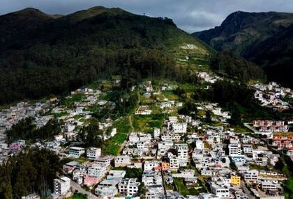 Las pandemias deben ser abordadas con una mirada integral, tomando en cuenta cuatro ámbitos: estrategias sanitarias y de contención; comunicación de los datos sobre la pandemia y medidas económicas de apoyo, particularmente a los grupos más vulnerables