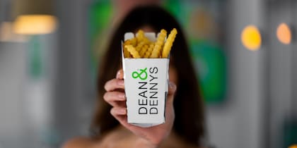Las papas crinkle son un clásico de Dean & Dennys