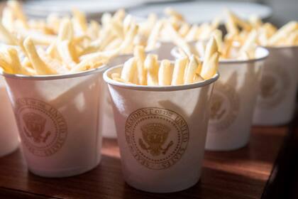 Las papas fritas fueron presentadas con el sello oficial del presidente