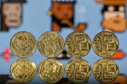 Las parcelas y objetos virtuales del metaverso se comercian con los tokens no fungibles (NFT), el método principal para monetizar e intercambiar valor dentro de este espacio