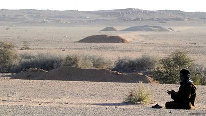 Las paredes defensivas construidas por Marruecos en el Sahara Occidental tienen una altura de entre dos y tres metros