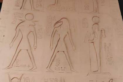 Las paredes del Palacio Egipcio de Medellín están llenas de jeroglíficos