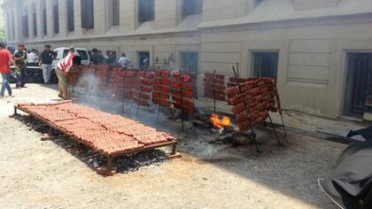 Las parrillas instaladas en Agricultura para celebrar el último día de gestión