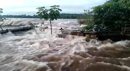 Las pasarelas cubiertas de agua