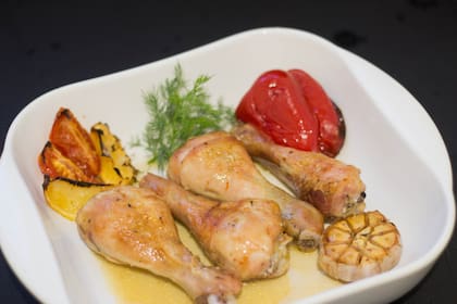 Las patas de pollo en escabeche son una entrada fría ideal para mesas de verano.