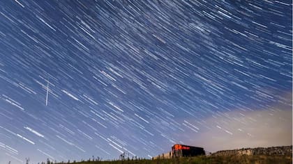 Las Perseidas ocurren en agosto y es, quizás, la lluvia de meteoros más famosa