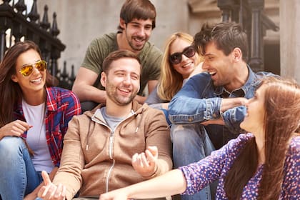Las personas con ascendente en Libra deben cuidar sus amistades estos días (Foto: Freepik)