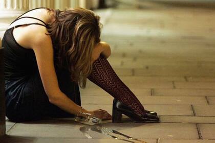 Las personas con problemas de alcoholismo tienen más riesgo de engancharse a las redes sociales