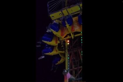 Las personas debieron esperar por varios minutos ser rescatados (Captura video)