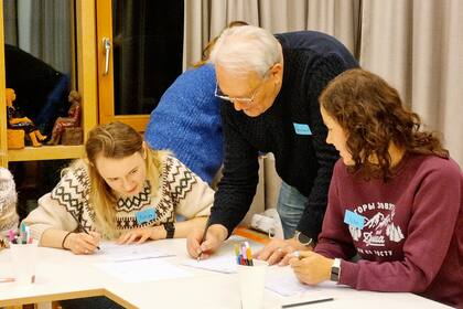 En el 2018, la ONG fue seleccionada como uno de los 25 finalistas de una competencia para proyectos sociales en Alemania, Startsocial, donde Lisi pudo conocer a Angela Merkel en Berlín: "Integra a inmigrantes y derriba prejuicios"