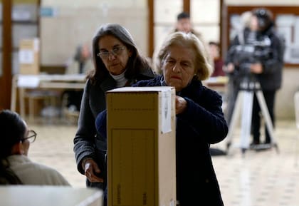 Las personas mayores de 70 años están exentadas de votar
