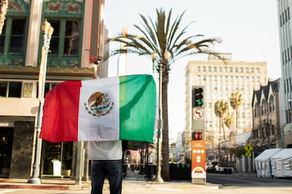 Las personas nacidas en Estados Unidos, hijos de padre o madre de México, tienen derecho a registrarse para adquirir la nacionalidad mexicana