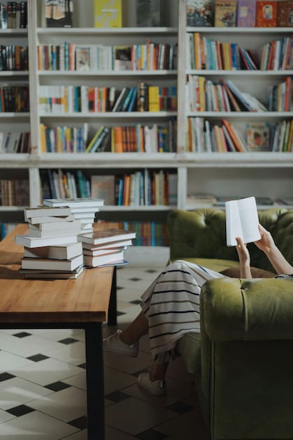 Las personas que ejercitan la lectura diaria tienden a ser más inteligentes (imagen ilustrativa)