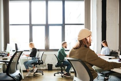 Las personas que trabajan el feriado del 9 de julio cobran el doble de la jornada laboral