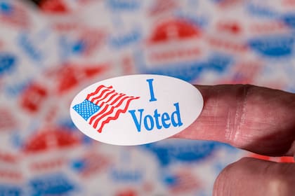 Las personas que votan por primera vez y quienes se registraron sin proveer un número de identificación válido deberán llevar documentos a las elecciones en Nueva York