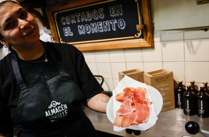 Las picadas tienen hasta 20 ingredientes y los fiambres se cortan en el momento