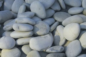 Las piedras dentro de la casa suelen atraer energías negativas