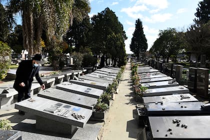 Las piedras sobre las sepulturas son habituales en los cementerios judíos