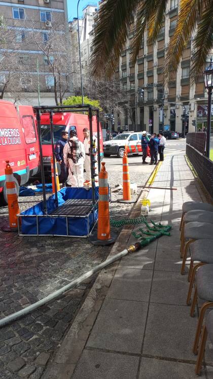 Las "piletas de descontaminación" que montaron desde el SAME.