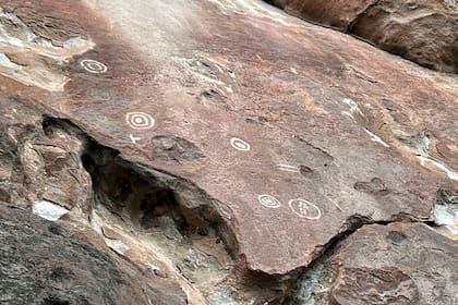 las-pinturas-que-asombran-en-cerro-YAM6T5CWPBHUHNB4JME6BRQABY Enigma histórico: las asombrosas pinturas rupestres ocultas en cuevas cordobesas y que aún desvelan a los científicos