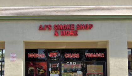 Las pistas detrás del robo en AJ’s Smoke Shop en Arizona. Foto: Google Street View