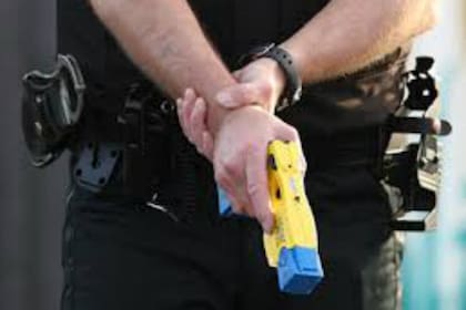 Las pistolas eléctricas Taser fueron prohibidas a la Policía Metropolitana