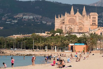 Con precaución Palma de Mallorca reabrió sus playas