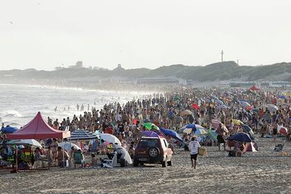 Las playas céntricas, vistas desde el muelle de Pinamar