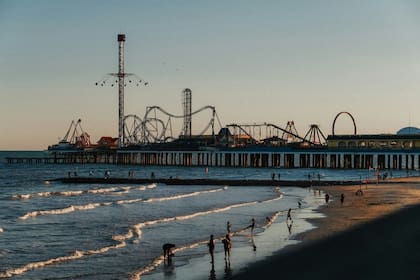 Las playas de Galveston podrían recibir la llegada de sargazo