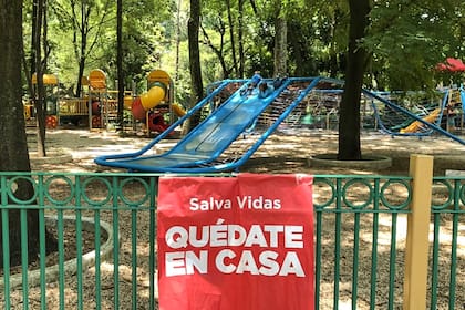 Las plazas, cerradas.