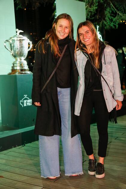 Las polistas Luisa Del Carril y Clara Martínez Ferrario, de La Ensenada Polo Club