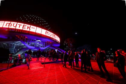 Las posibilidades de arrendar el Planetario son varias: la sala de proyección o domo fuera del horario de actividades ($3 millones), el museo del primer piso ($1.1 millones) o el uso de mapping exterior, que por hora de proyección cuesta $7.5 millones